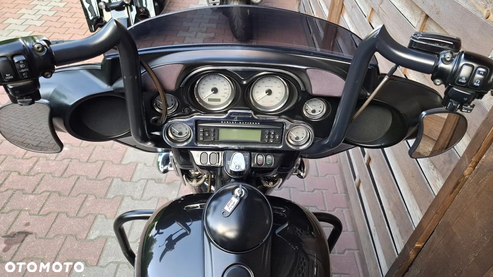 Harley-Davidson Touring Street Glide - 21