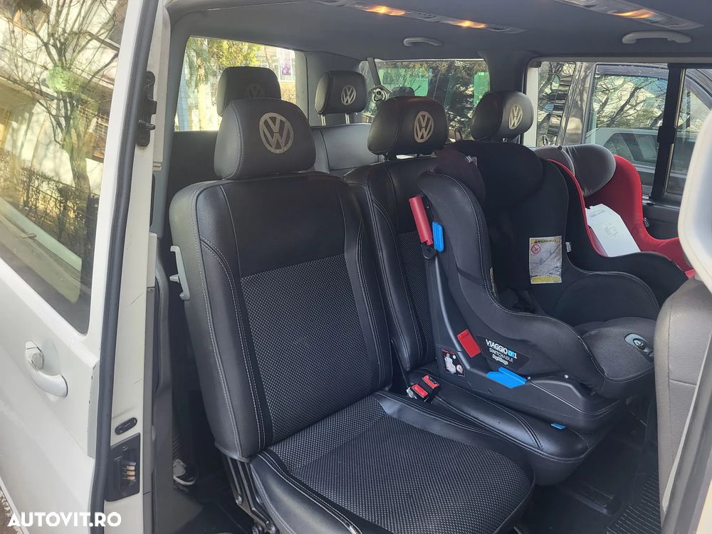 Volkswagen Caravelle - 8