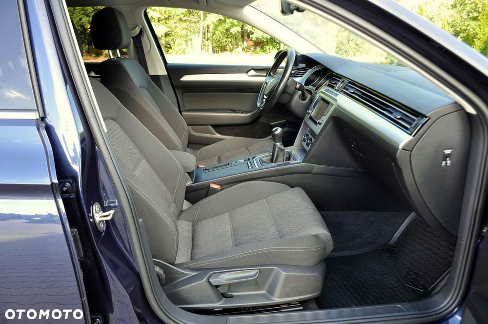 Volkswagen Passat Variant - 17