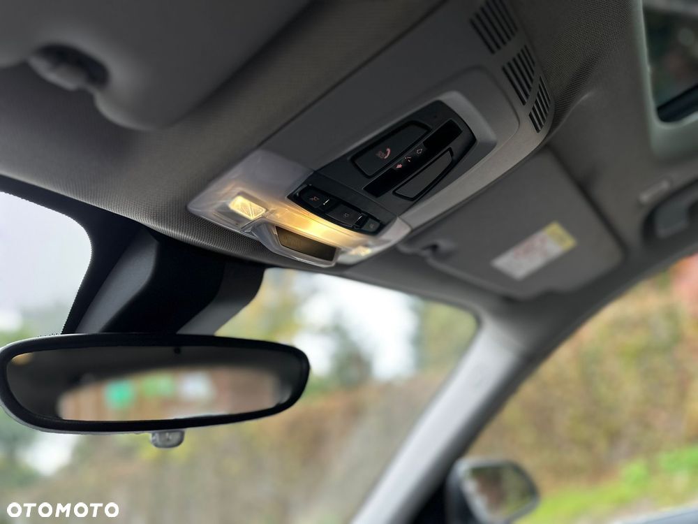 BMW X1 xDrive25d Advantage - 33