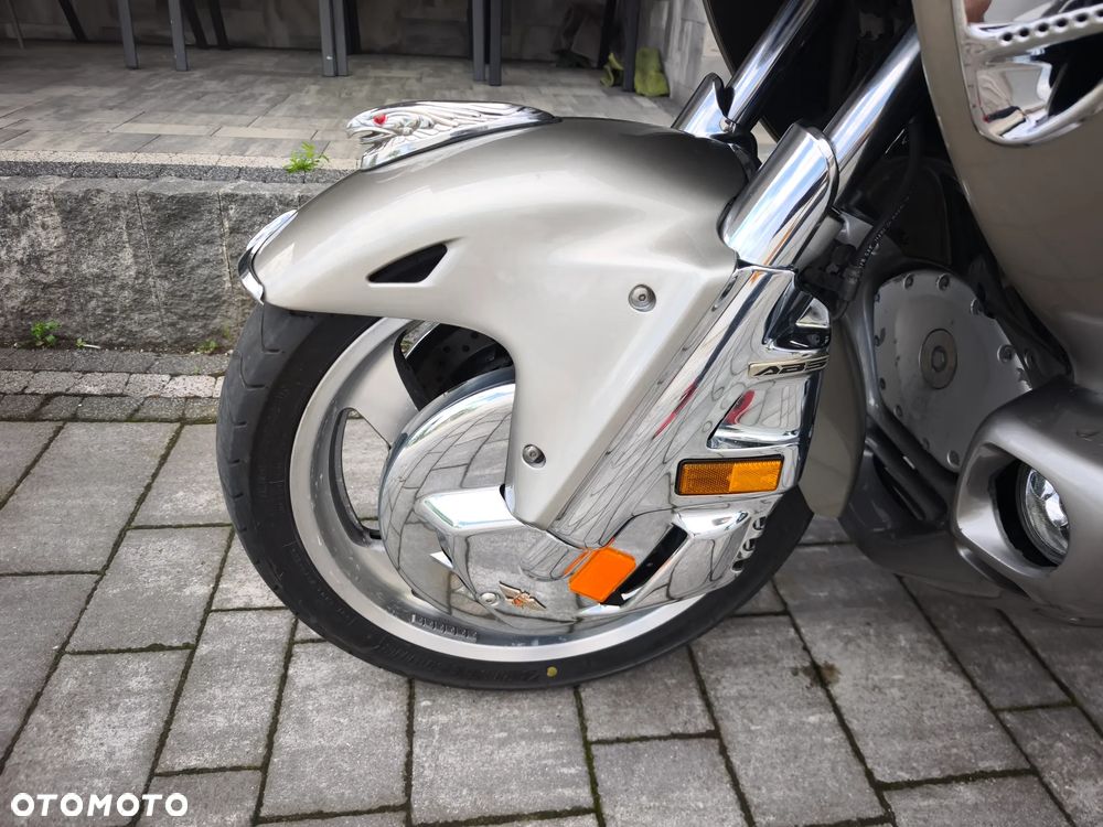 Honda GL - 23