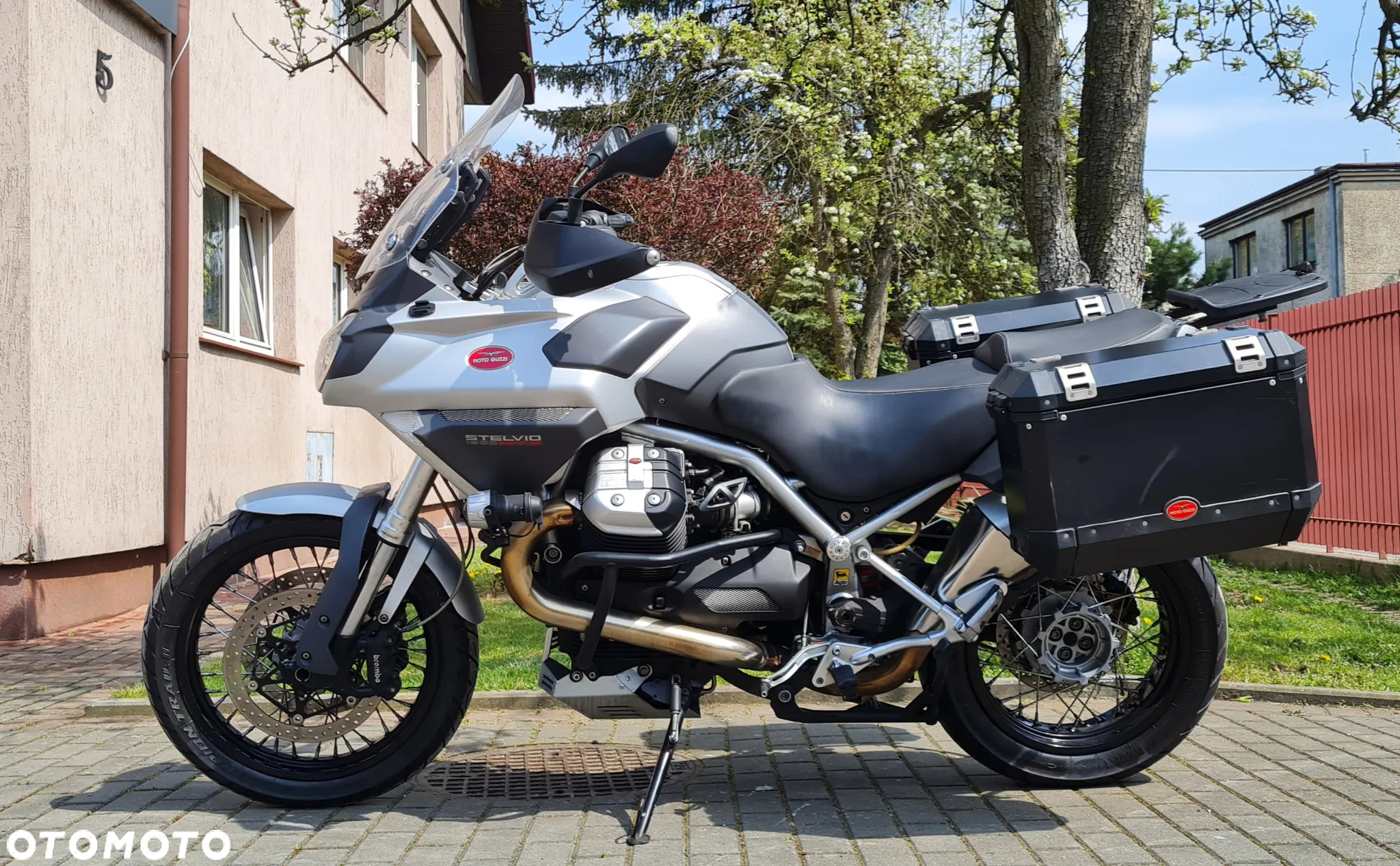 Moto Guzzi Stelvio - 9