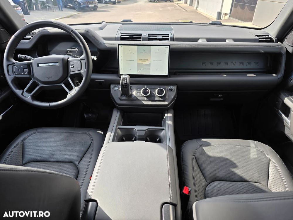 Land Rover Defender - 8