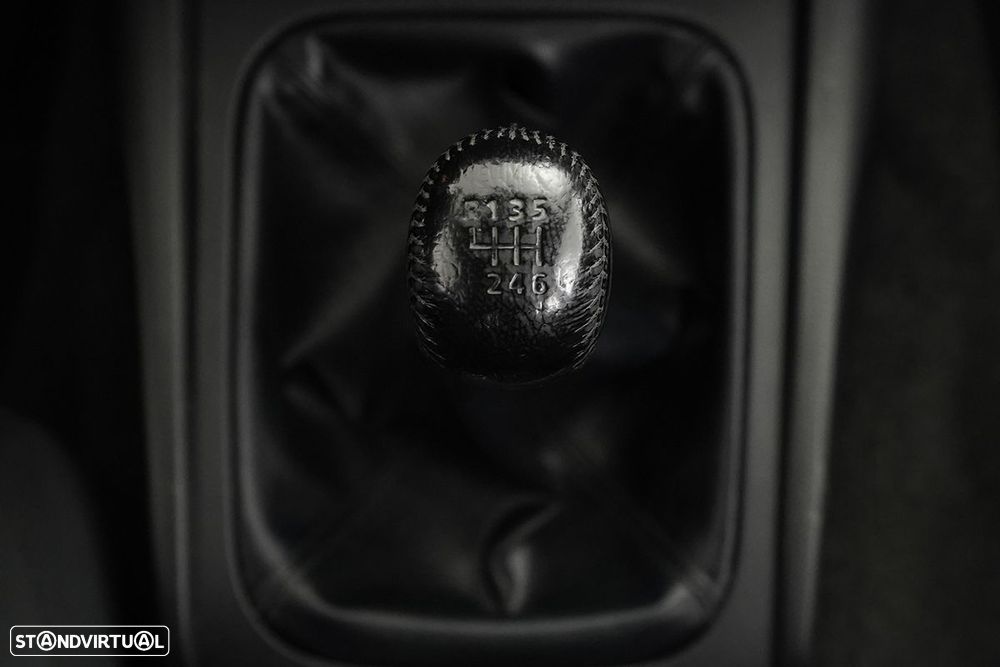 Mitsubishi l200 ver-2-3-di--d-strakar-space-cab-intense-4wd - 13