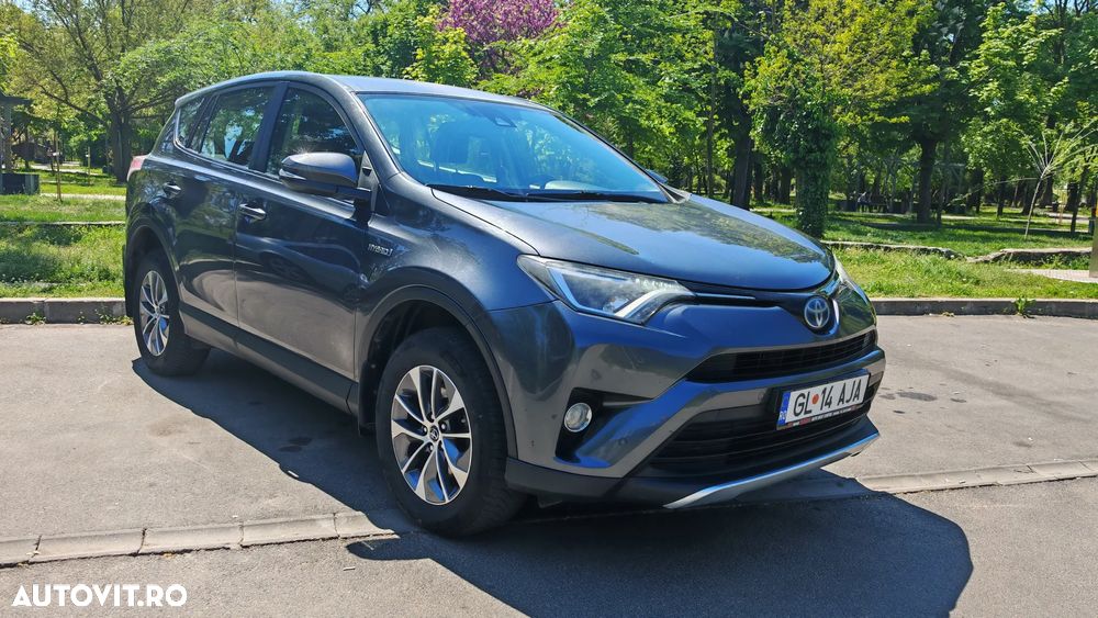 Toyota RAV4 - 1