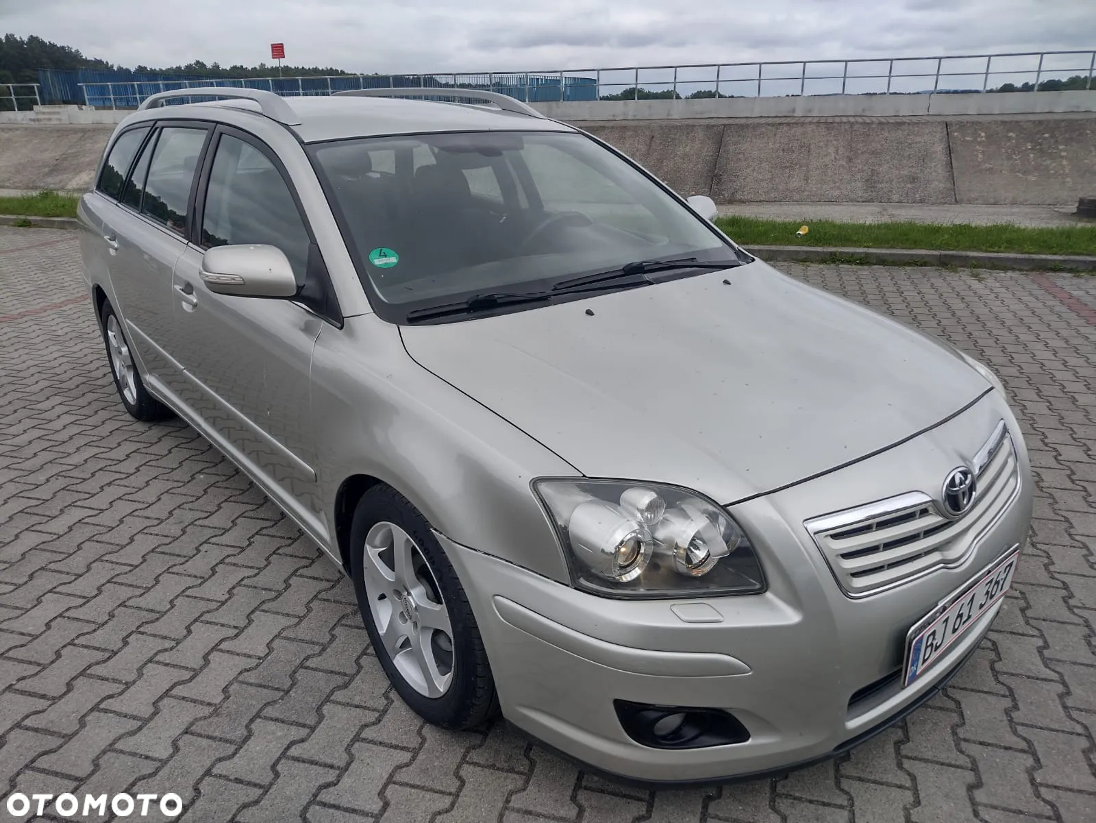 Toyota Avensis 1.8 VVT-i Combi Automatik Sol - 8