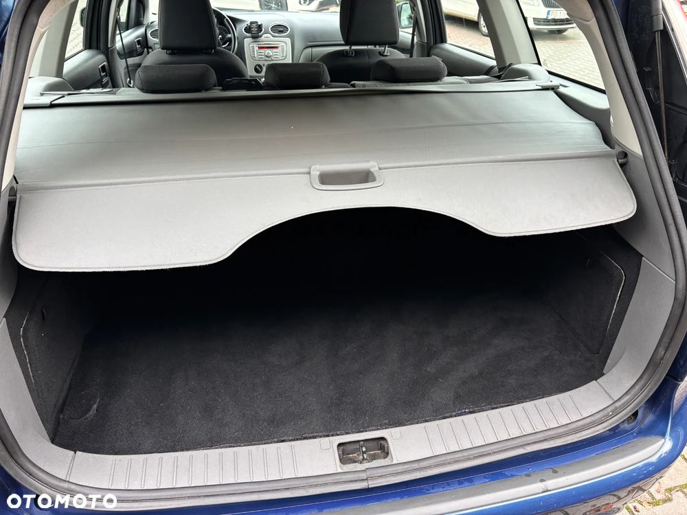 Ford Focus 1.8 Sport - 21