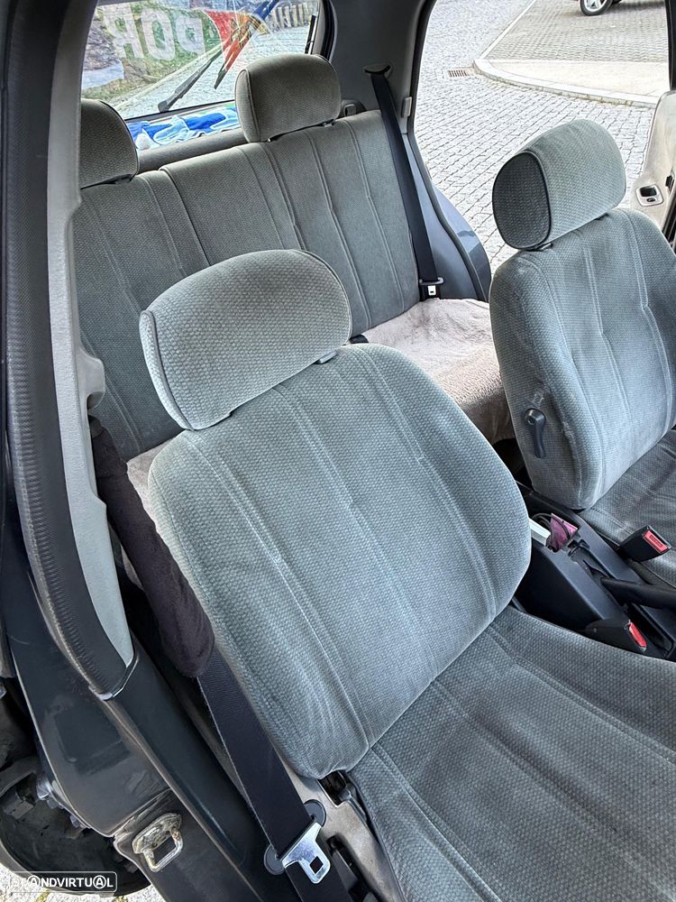 Nissan Sunny Hatchback 1.4 SLX - 13