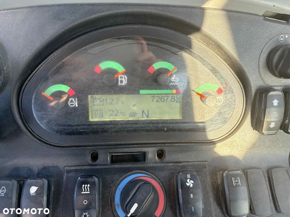 Caterpillar 432F2 - 12