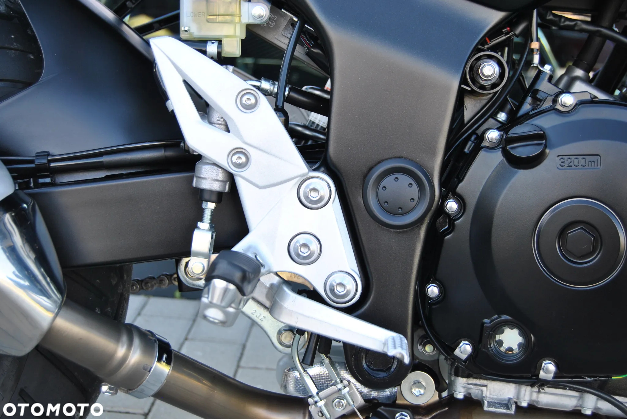 Suzuki GSR - 33