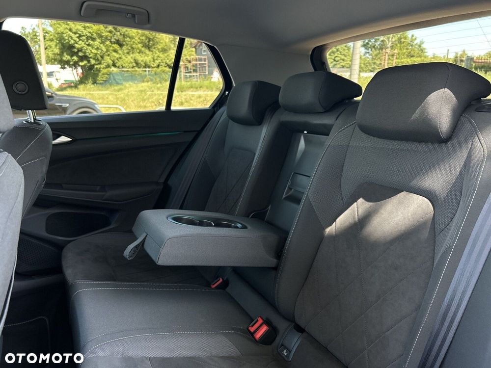 Volkswagen Golf 1.5 eTSI EVO Style DSG - 21