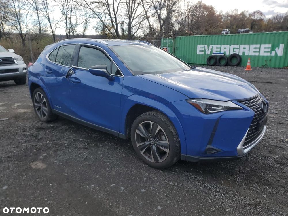 Lexus UX - 5