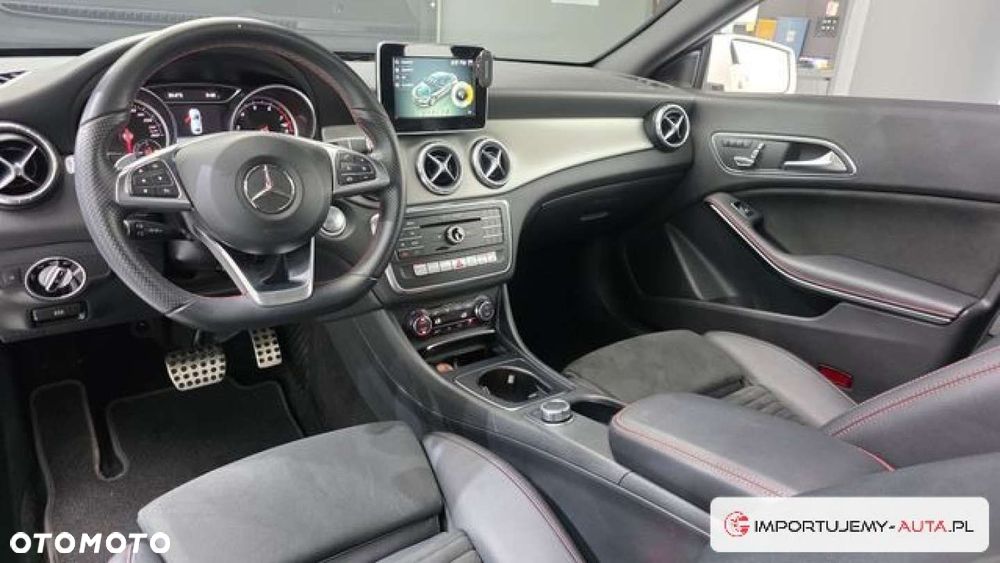 Mercedes-Benz CLA - 24