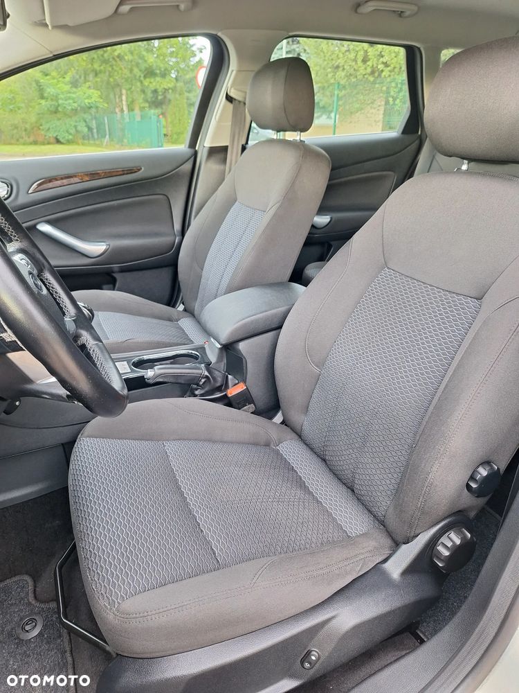 Ford Mondeo 2.0 Ghia Executive - 11