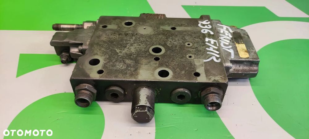 Sekcja rozdzielacza G842960200031 Zawór sterujący EHR G842960200033 Fendt 936 S4 - 2