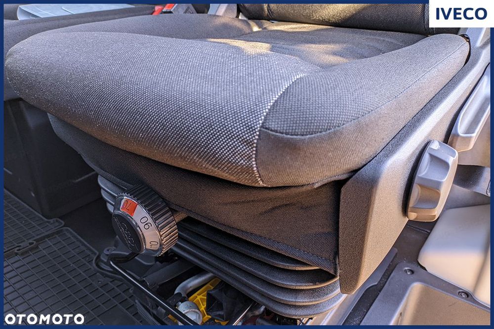 Iveco Daily 35S18 Kontener 8EP + Winda 3.0 180KM - 21