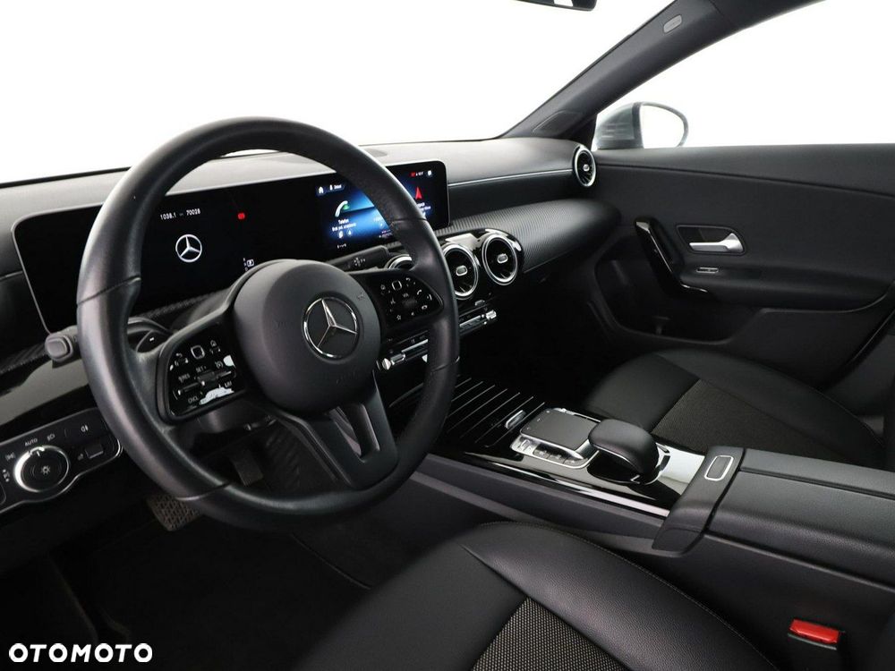 Mercedes-Benz CLA 180 d 7G-DCT - 14
