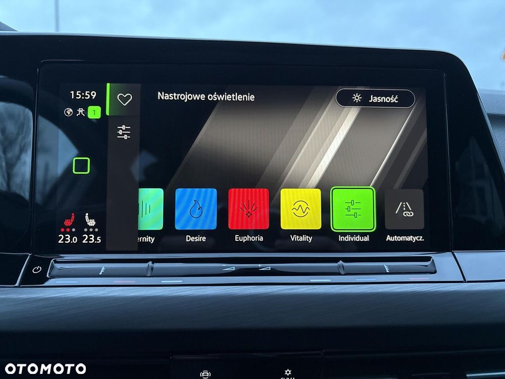 Volkswagen Golf - 25