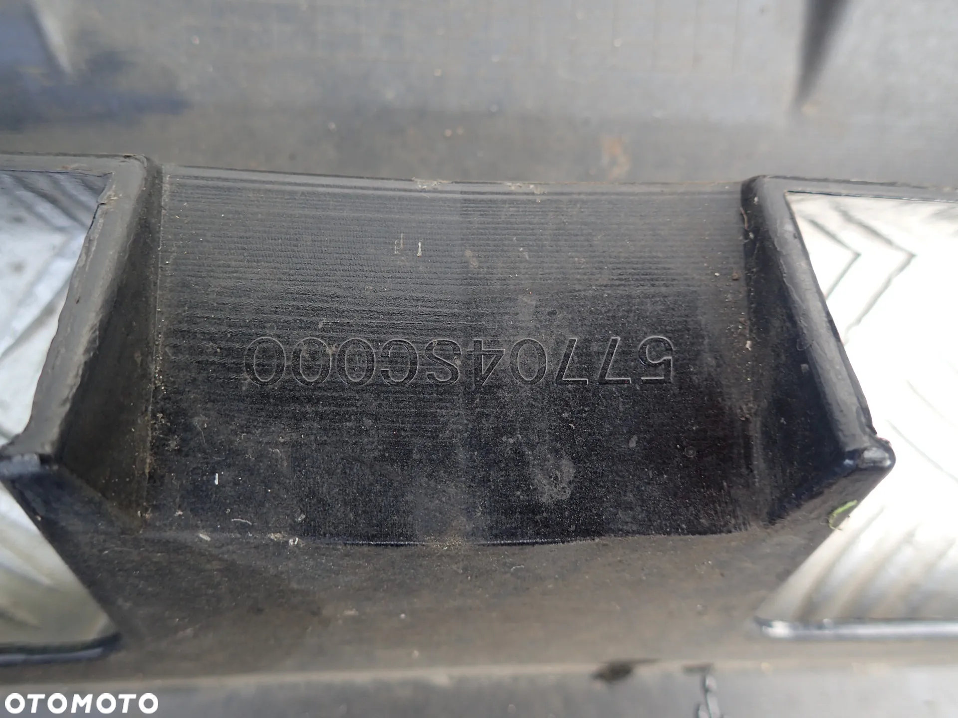 ZDERZAK PRZÓD SUBARU FORESTER III ATRAPA GRIL - 5