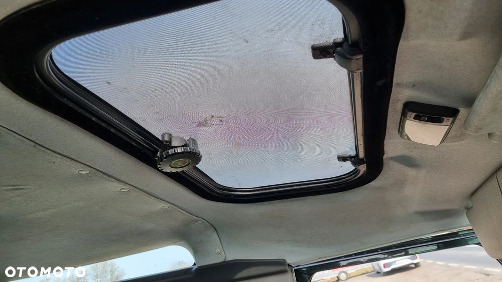 Land Rover Defender - 28