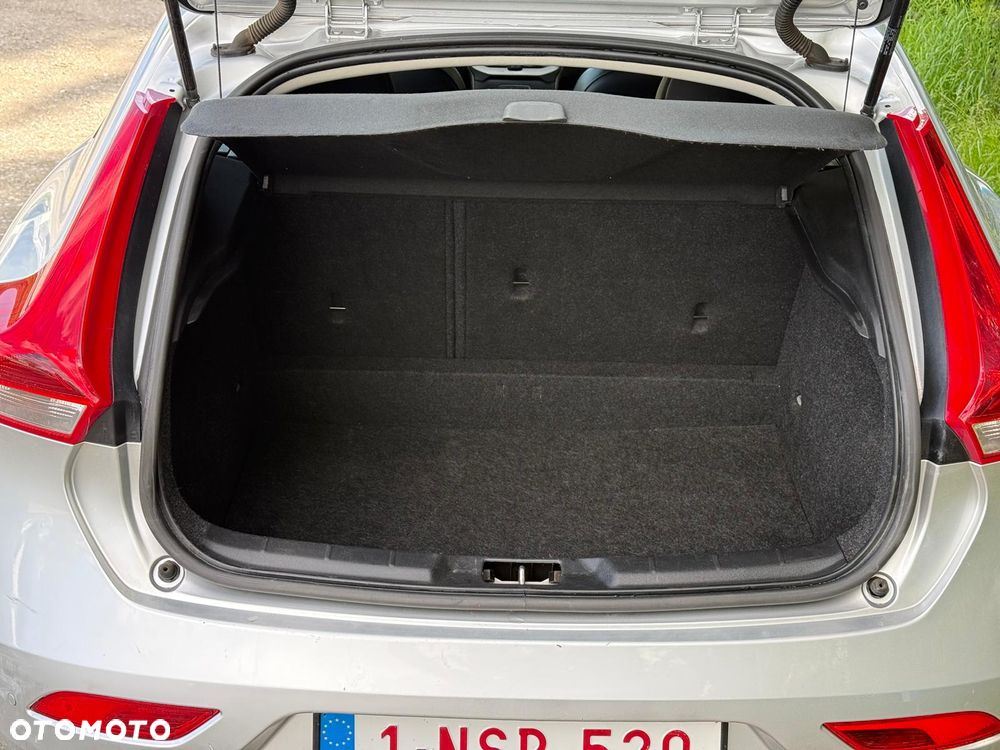 Volvo V40 D2 Momentum - 30