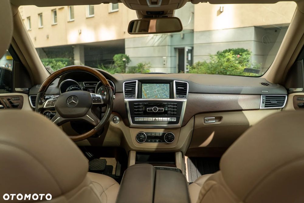 Mercedes-Benz ML - 8