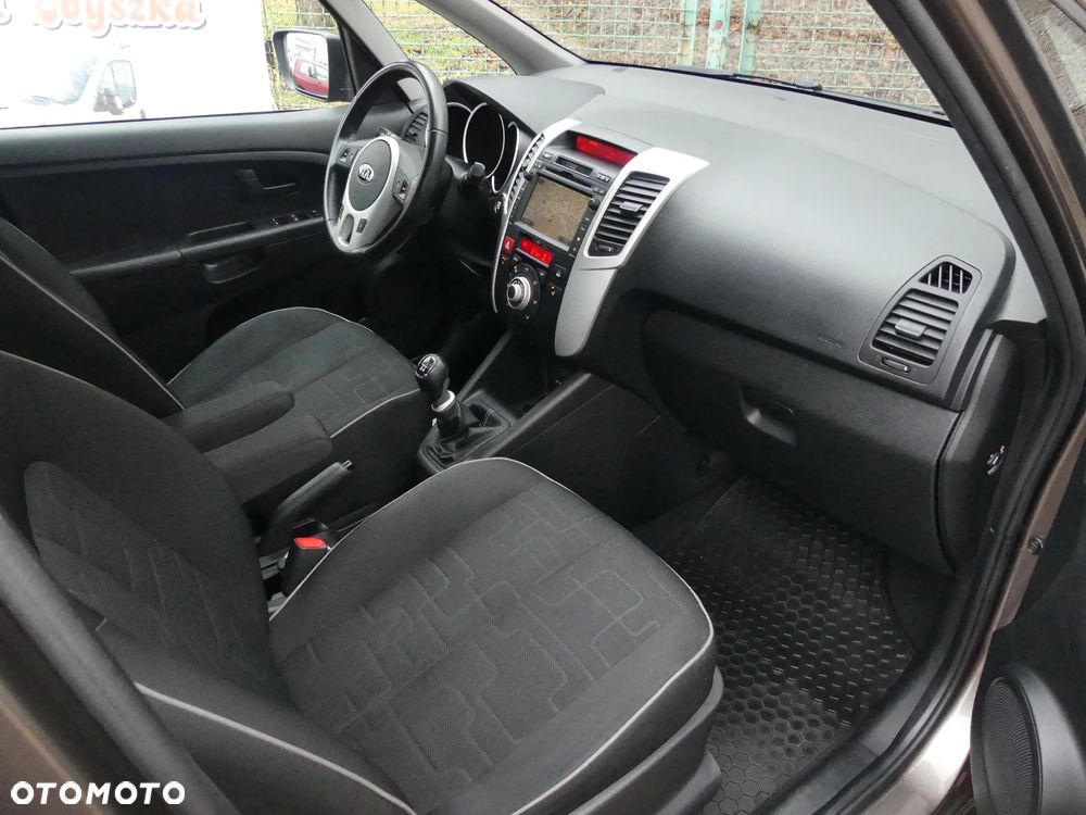 Kia Venga 1.4 CVVT Fifa World Cup Edition - 8