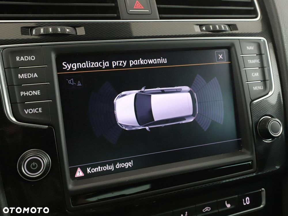 Volkswagen Golf - 25