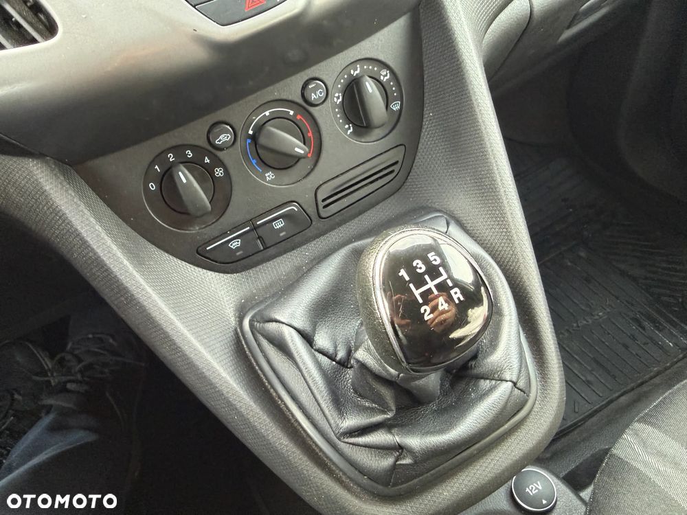 Ford Transit Connect - 15
