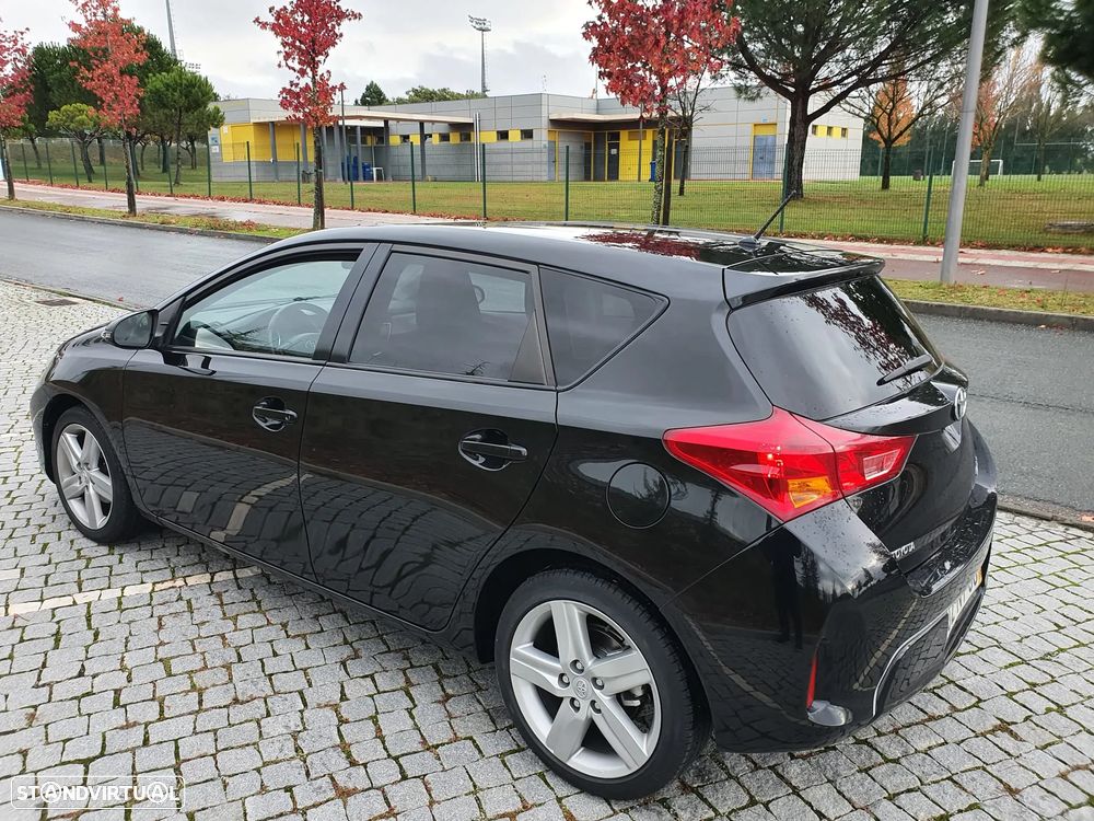 Toyota Auris 1.4 D-4D Comfort+Pack Sport - 3