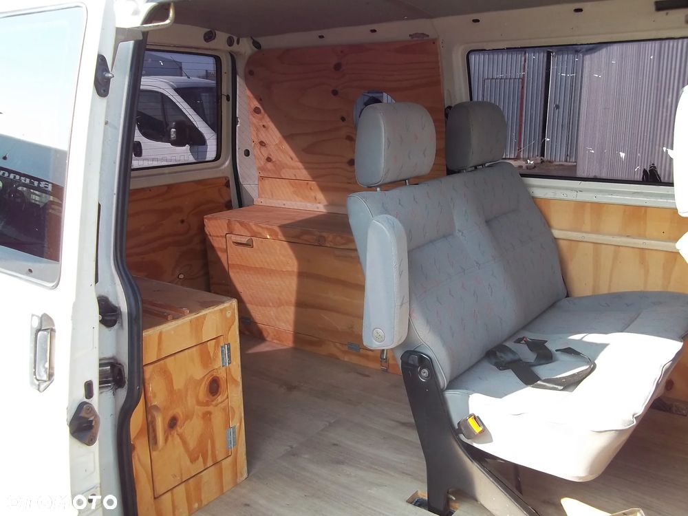 Volkswagen Transporter - 5