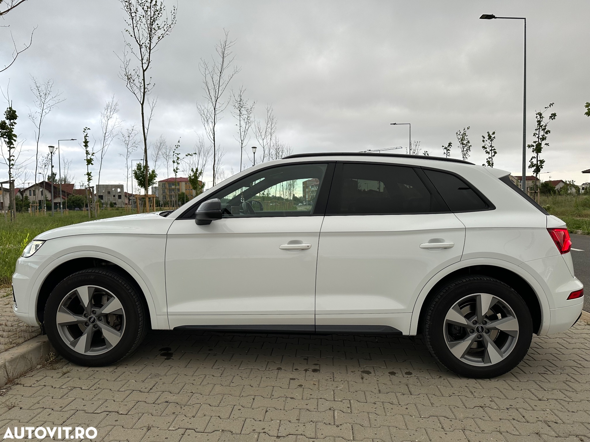Audi Q5 2.0 40 TDI quattro S tronic Design - 5