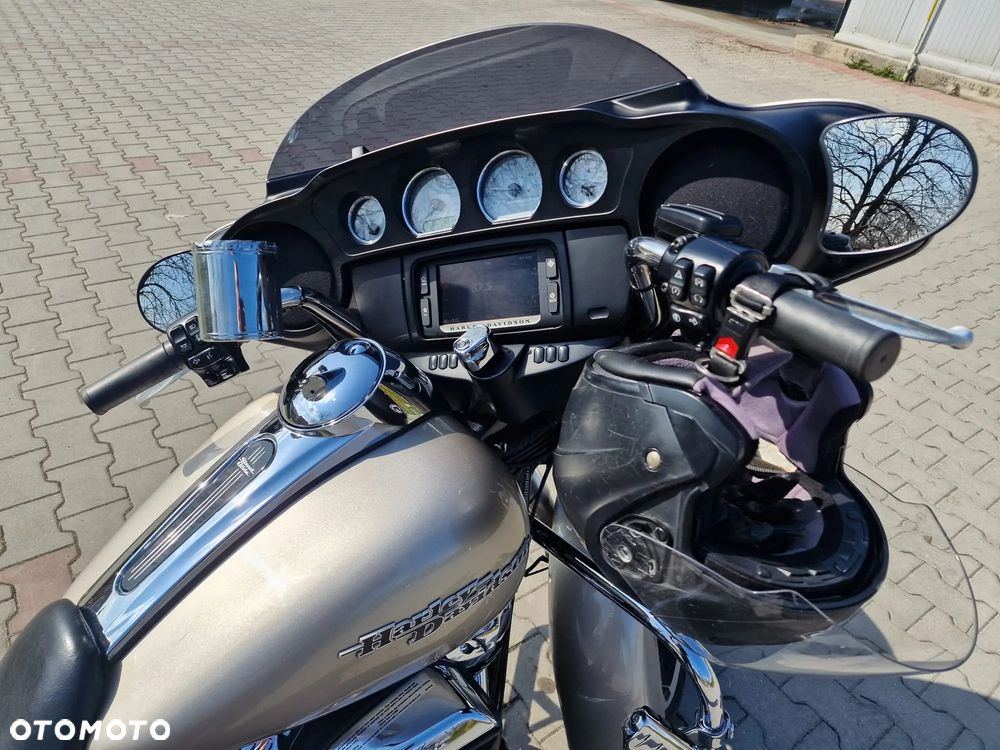 Harley-Davidson Touring Street Glide - 20