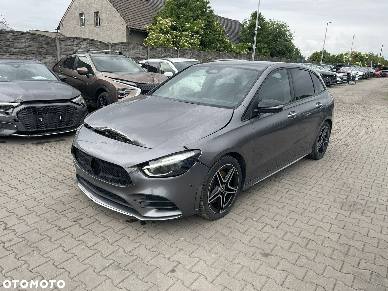 Mercedes-Benz Klasa B 220 4-Matic AMG Line 7G-DCT - 2