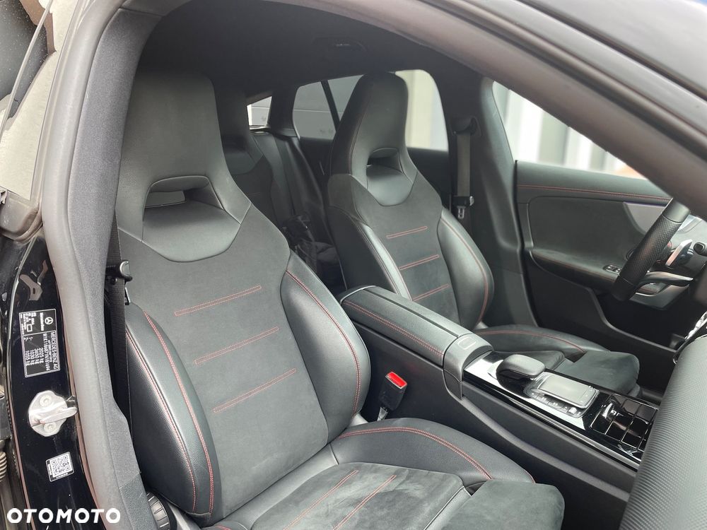 Mercedes-Benz CLA 200 7G-DCT AMG Line - 11
