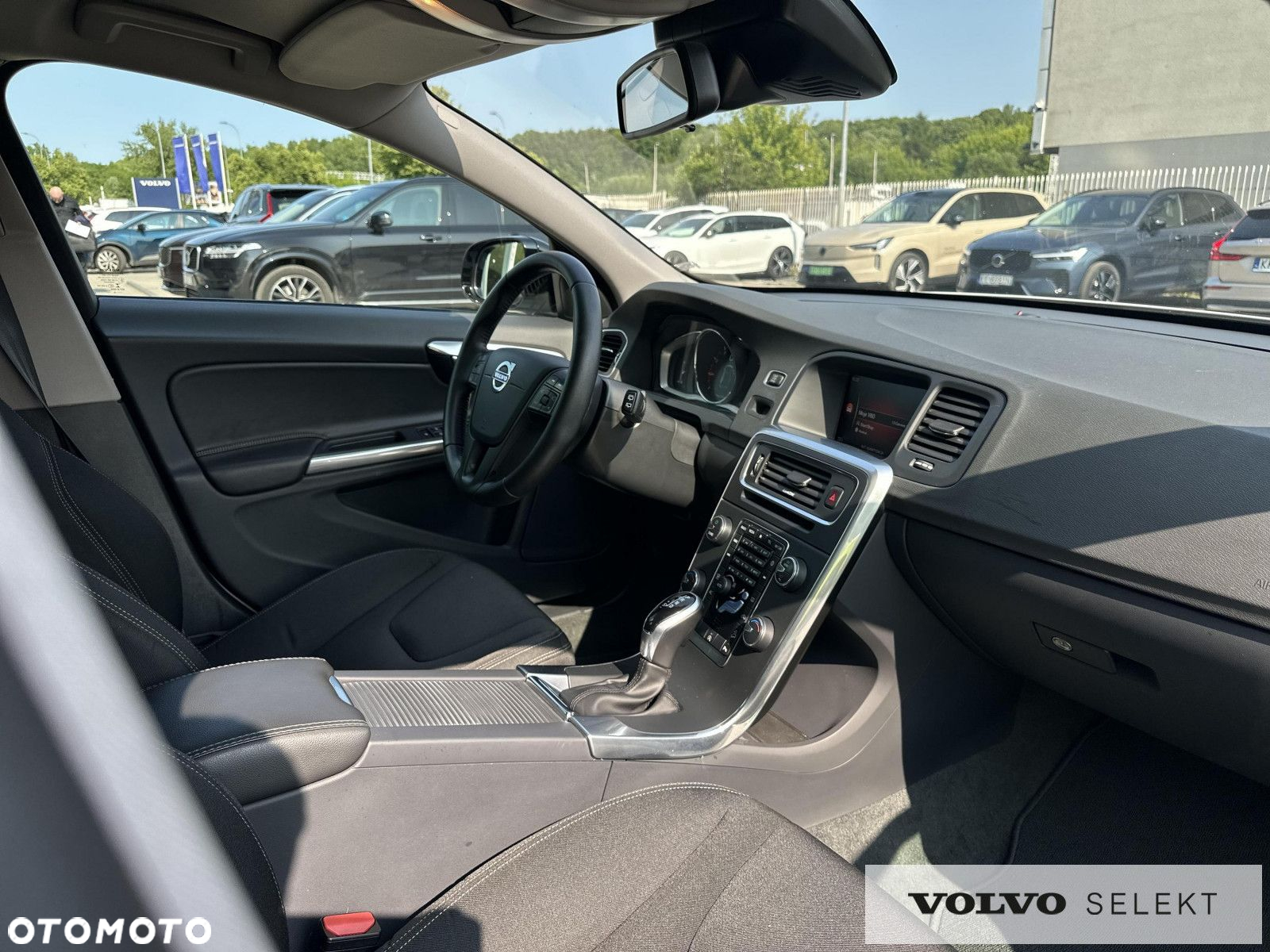 Volvo V60 Cross Country - 22