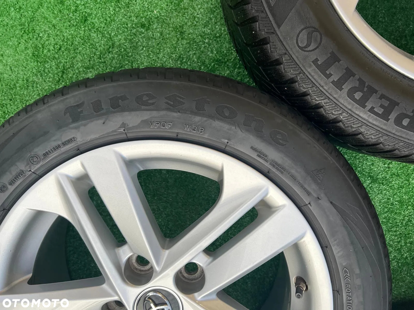 TOYOTA AURIS Koła Felgi aluminiowe z oponami 205/55 R16H - 10