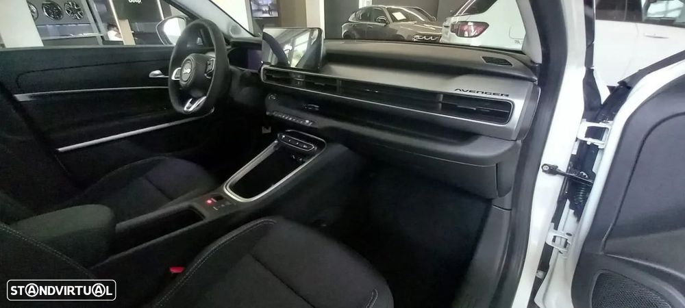 Jeep Avenger 1.2 e-Hybrid Altitude DCT - 11