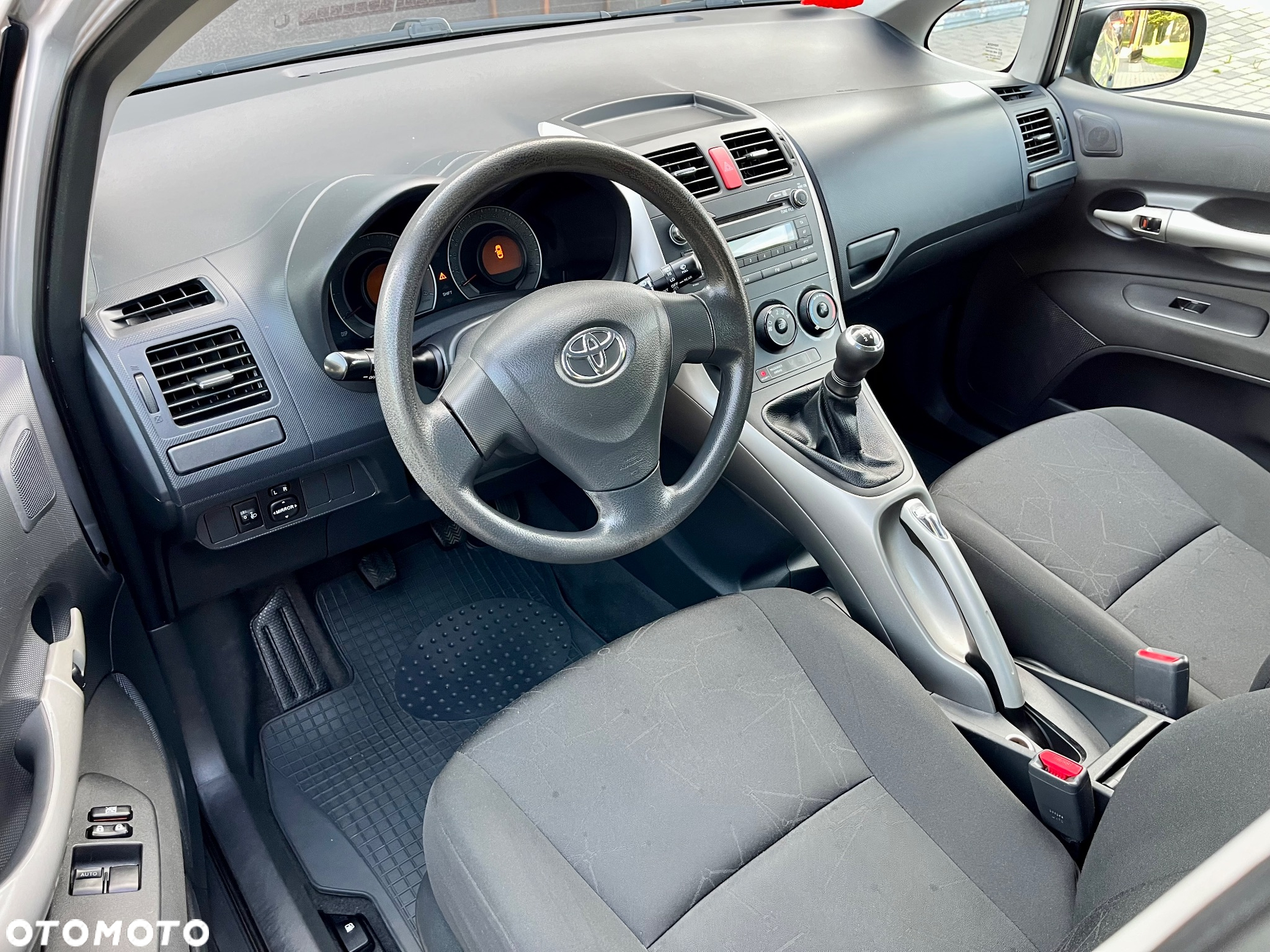 Toyota Auris 1.4 VVT-i Terra - 5