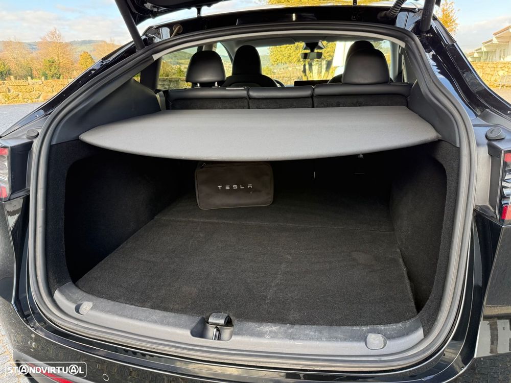 Tesla Model Y Performance Dual Motor AWD - 23