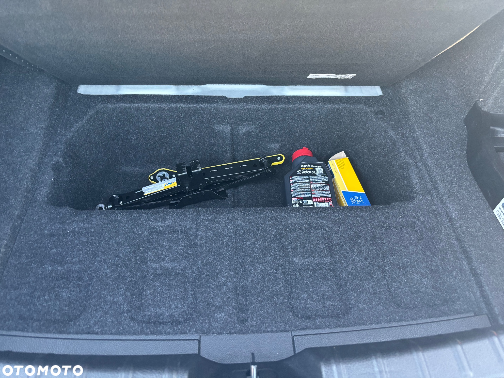 BMW Seria 3 320i Touring - 13