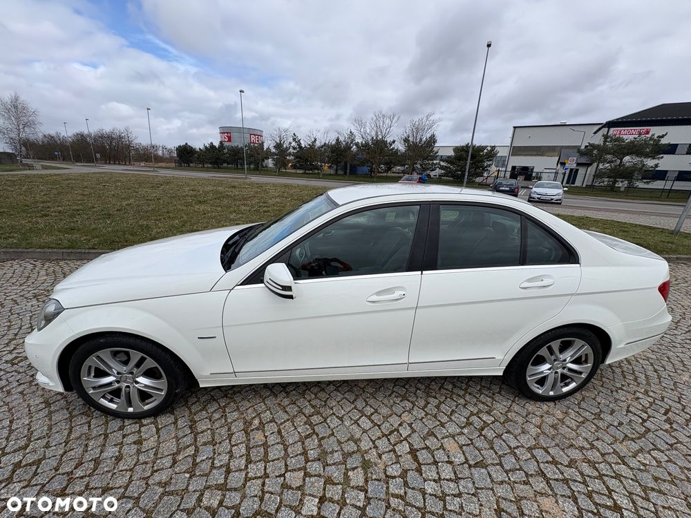 Mercedes-Benz Klasa C 180 CGI Automatik BlueEFFICIENCY Avantgarde - 10