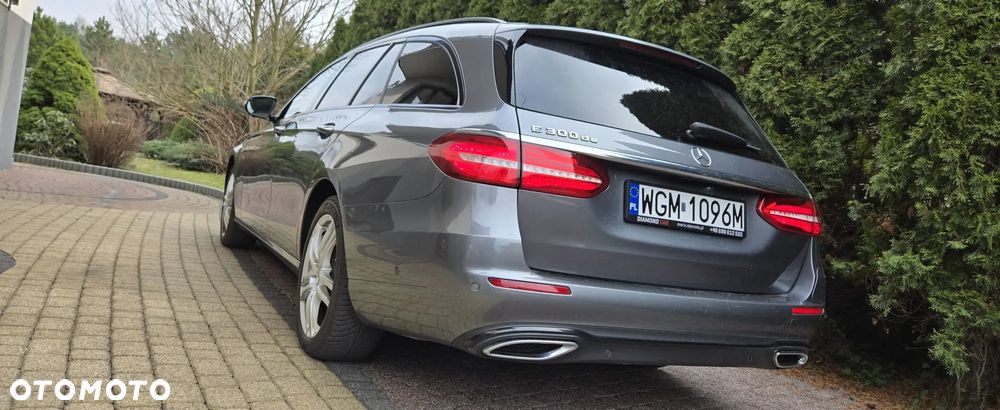 Mercedes-Benz Klasa E 220 d 9G-TRONIC - 13