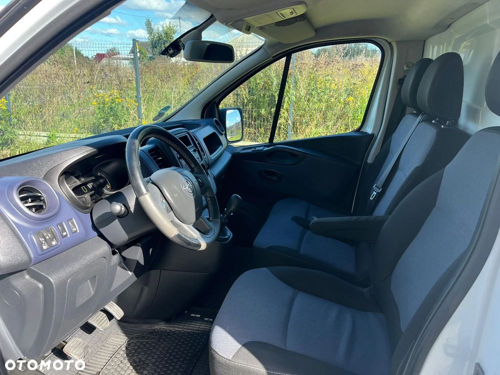 Opel Vivaro - 10