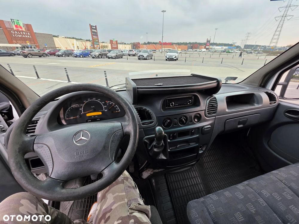 Mercedes-Benz Sprinter - 13