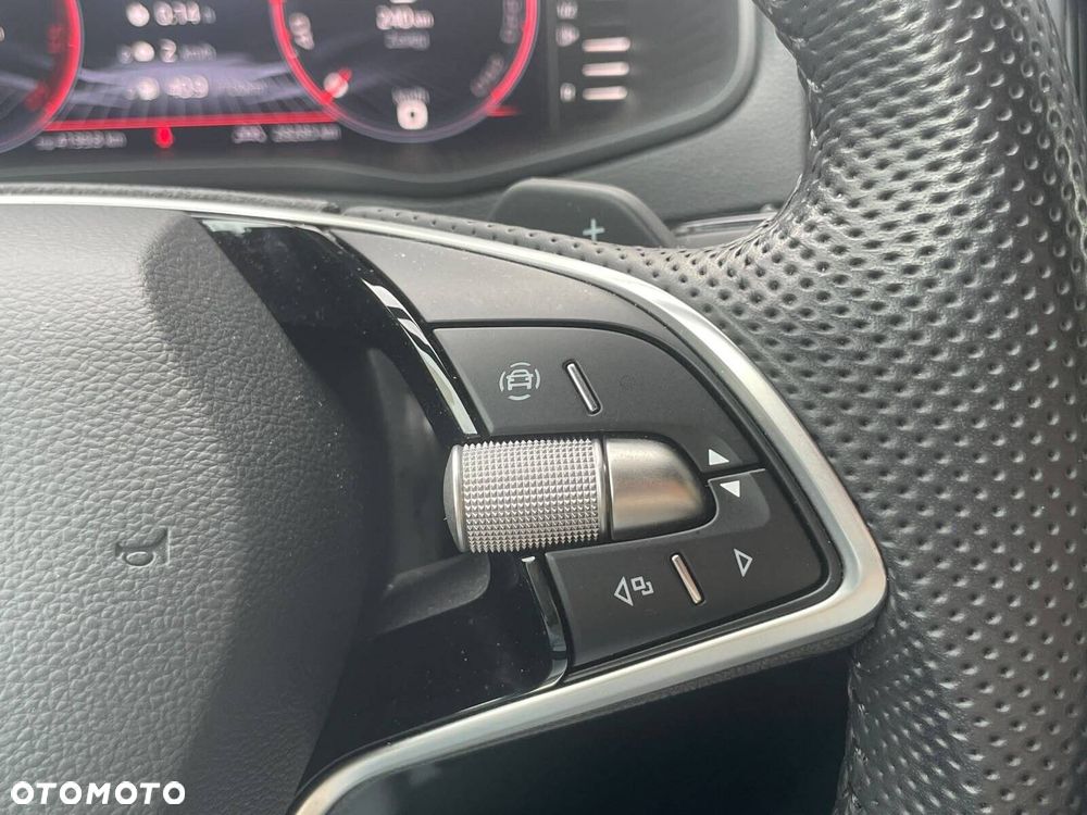 Skoda Karoq 2.0 TDI SCR 4x4 Sportline DSG - 10