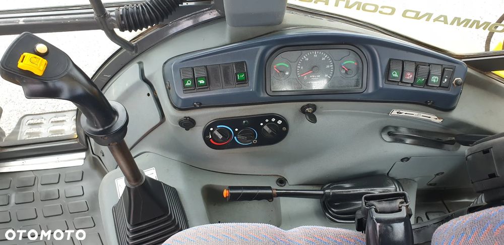 New Holland LB115B rok 2006 łyżka skarpowa hydr. + do kopania na dżojstikach - 12