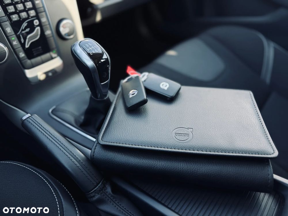 Volvo V40 T2 Momentum - 38