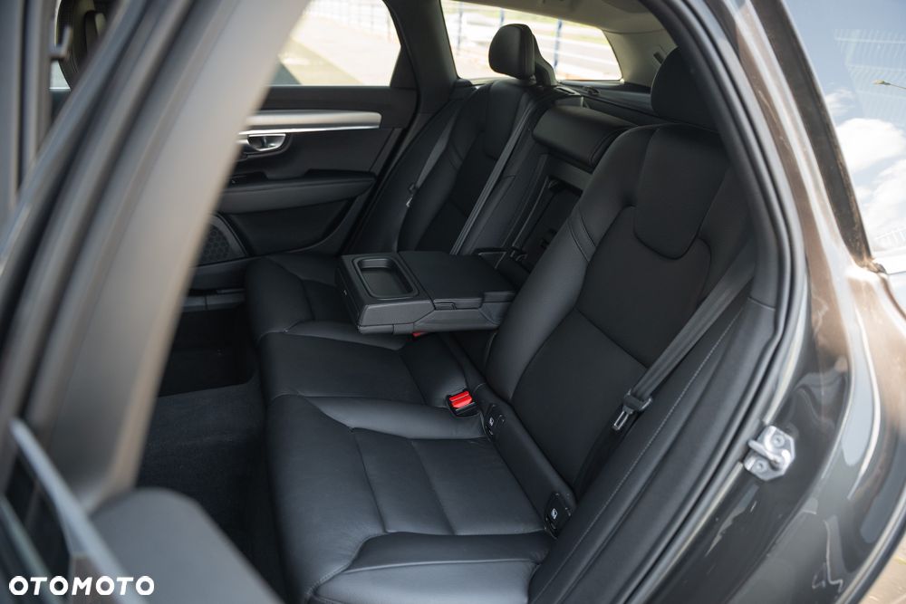 Volvo V90 D3 Geartronic Momentum Pro - 35