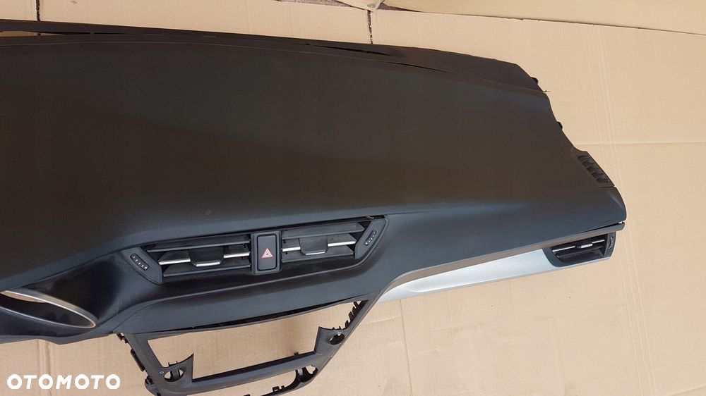 konsola deska rozdzielcza toyota avensis t27 lift t29 16- demontaż - 5